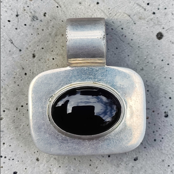 Vintage Jewelry - Vintage Sterling Onyx Pendant
